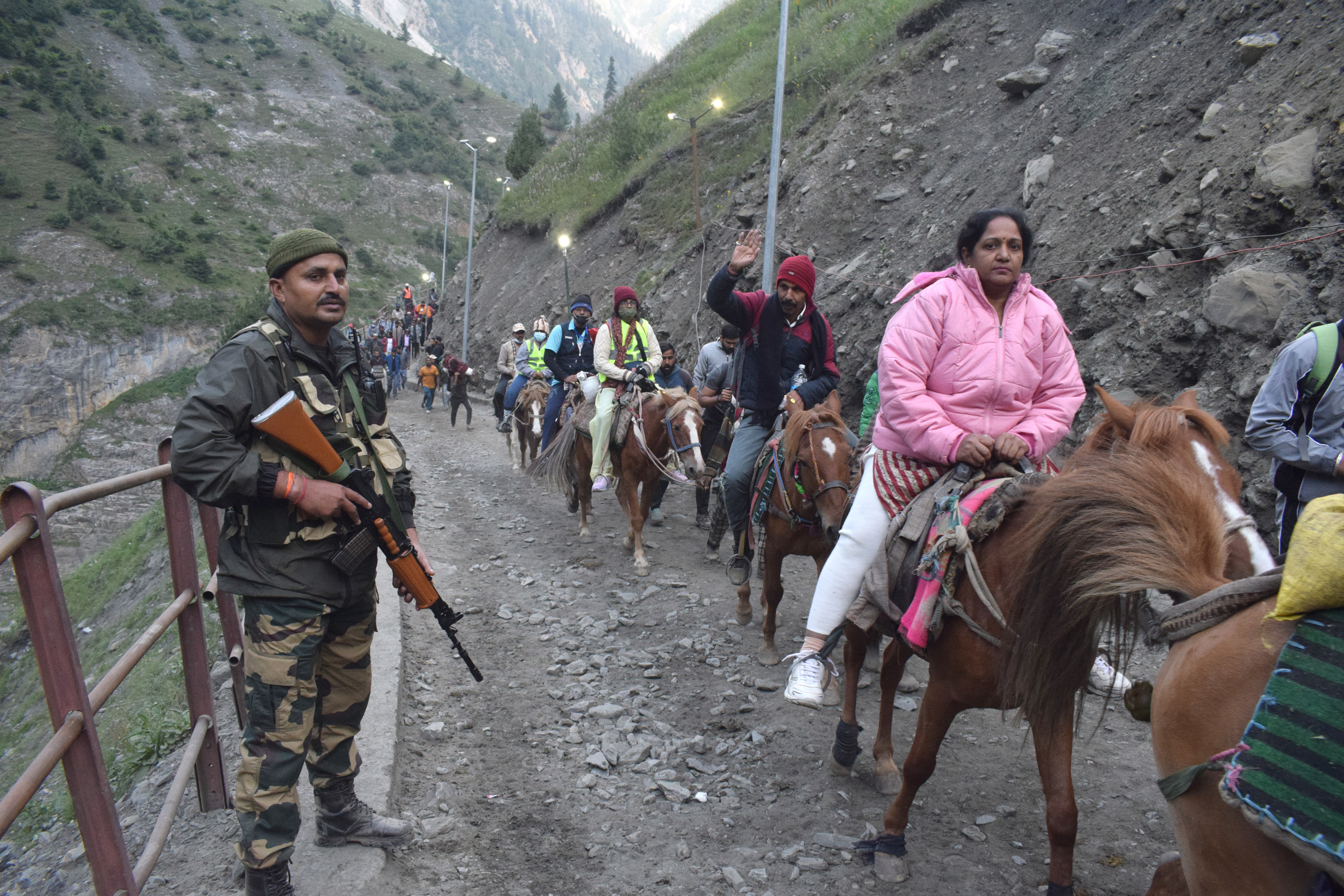 Pilgrims on the way to the Holy cave of Amarnath